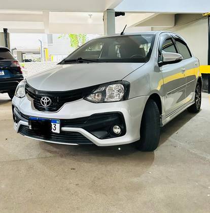 TOYOTA ETIOS 1.5 PLATINUM 16V FLEX 4P AUTOMÁTICO TOYOTA ETIOS 1.5 PLATINUM 16V FLEX 4P AUTOMÁTICO